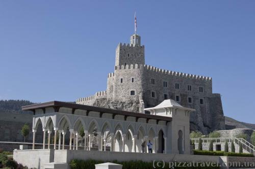 Галерея и замок в крепости Рабат