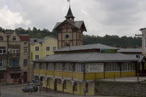 Old Town Hall and shopping arcades