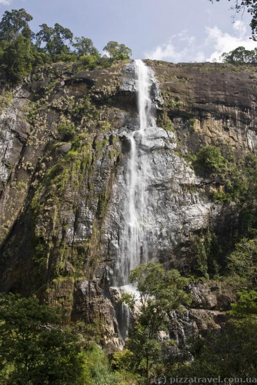 Diyaluma Falls