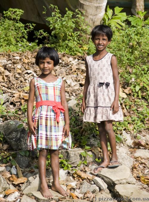 It's interesting that the children freely play near the river in 3 meters from the 2-meter long monitor lizards.