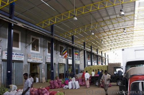 Wholesale market in Dambulla