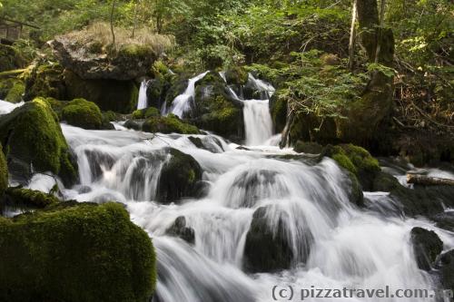 Равнякские водопады