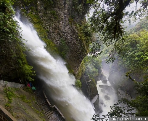 Pailon del Diablo waterfall