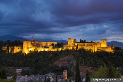 View of the Alhambra from the San Nikolas viewpoint