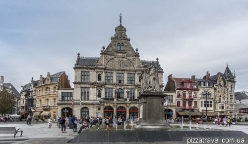 The theater building (the former Royal Dutch Theatre, the end of the XIX century)