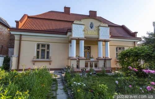 Бережани