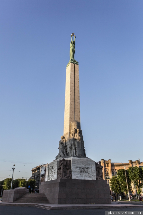 Пам'ятник свободи в Ризі