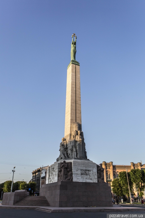 Памятник свободы в Риге