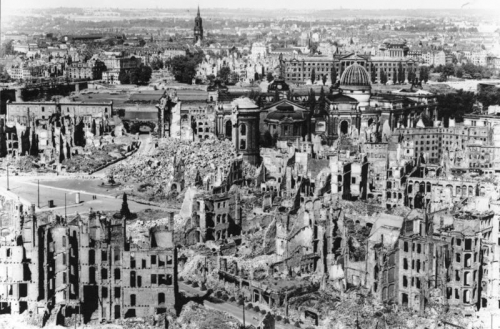 Дрезден в 1945 году