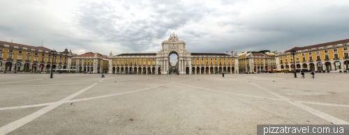 Lisbon, Commerce square