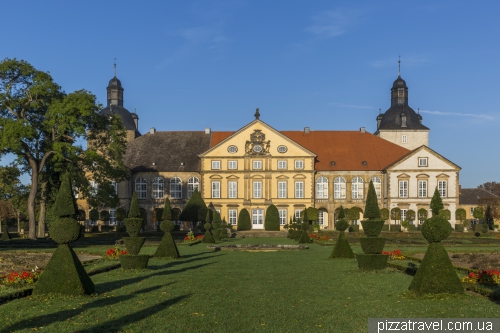 Замок Хундисбург (Schloss Hundisburg)
