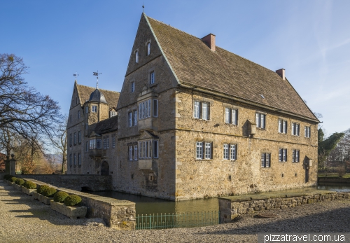 Замок Хюльседе (Wasserschloss Huelsede)