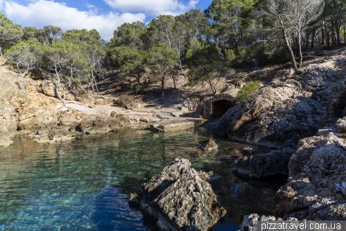 Пляж Моньо (Cala d'en Monjo)