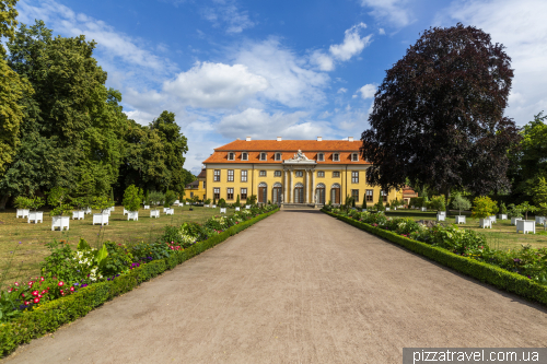 Палац та парк Мозігкау (Schloss Mosigkau)