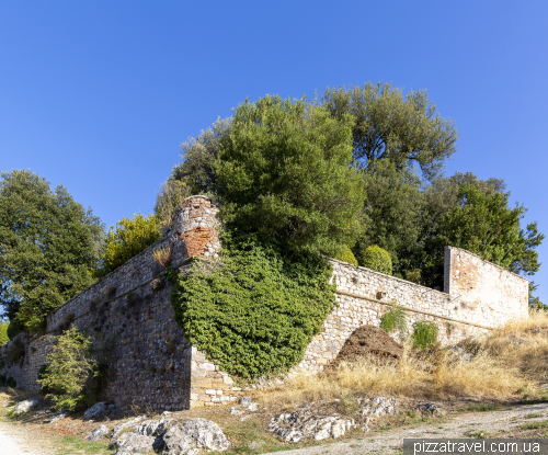 Монтефоллоніко (Montefollonico)