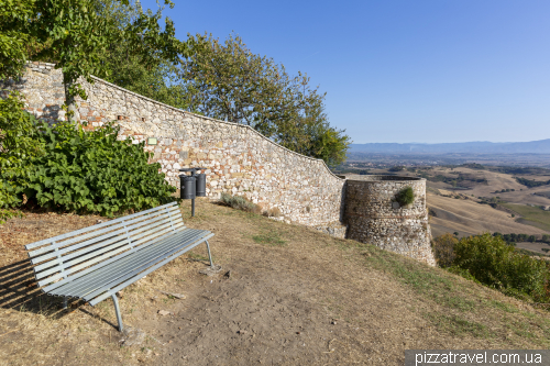 Монтефоллоніко (Montefollonico)