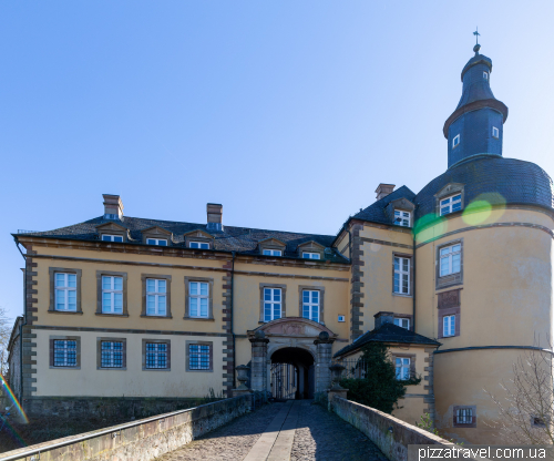Замок Фрідріхштайн (Schloss Friedrichstein) у Бад Вільдунгені
