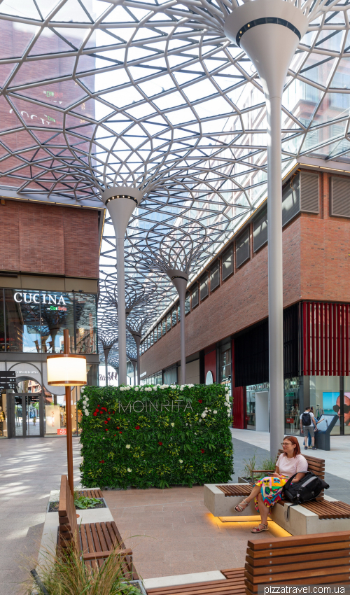 Westfield Shopping Centre in Hamburg