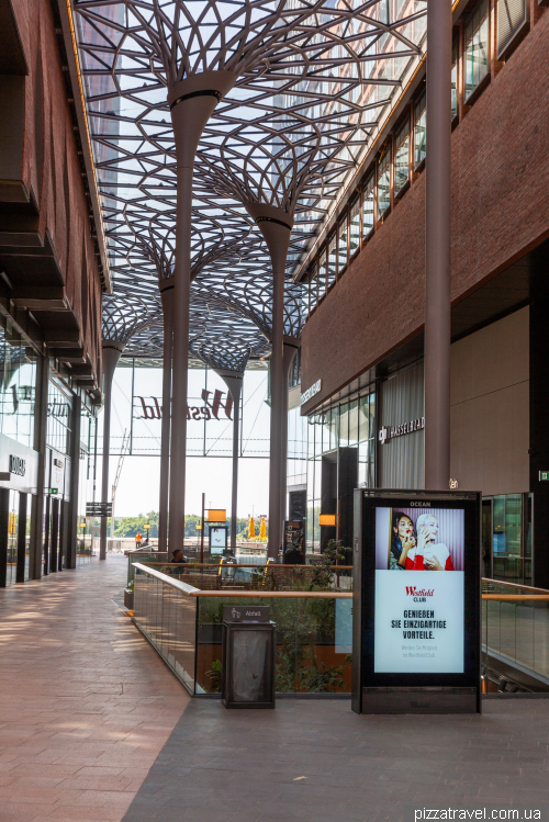 Westfield Shopping Centre in Hamburg