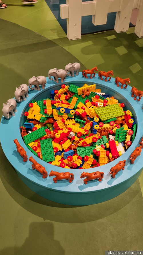Lego Discovery Center