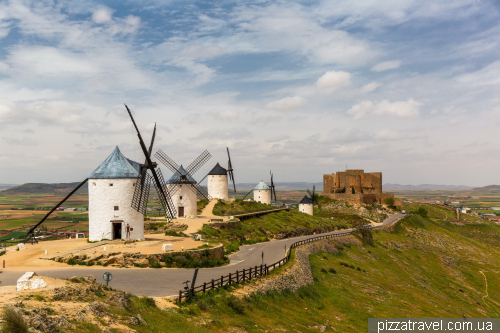 Вітряні млини Консуегри (Molinos de Viento de Consuegra)