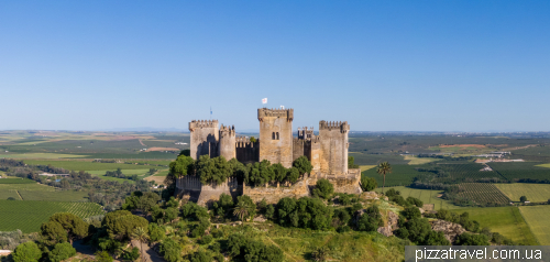 Замок Альмодовар-дель-Ріо (Castillo Almodóvar del Río)