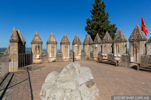 Замок Альмодовар-дель-Ріо (Castillo Almodóvar del Río)