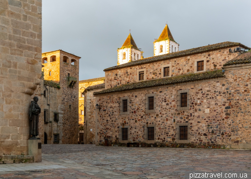 Касерес (Caceres)