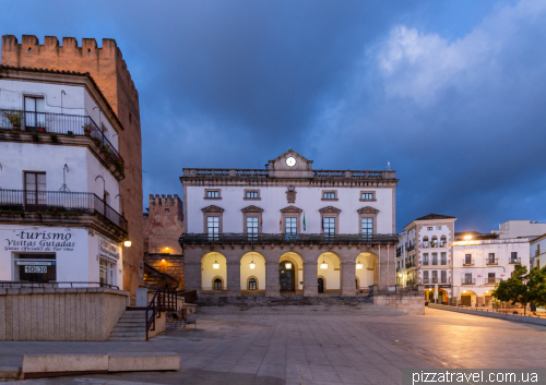 Касерес (Caceres)