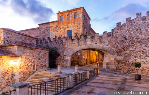 Касерес (Caceres)