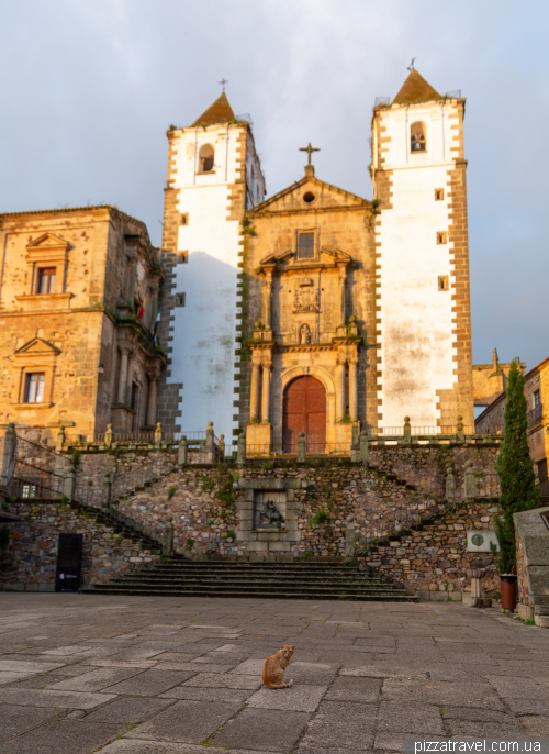 Касерес (Caceres)