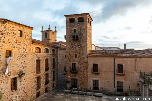 Касерес (Caceres)