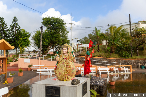 Hindu temple on the crater lake of Grand Bassin
