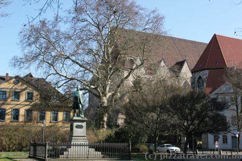 Monument to the German poet Gotthold Lessing