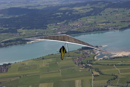 Hang-gliders on Mount Tegelberg