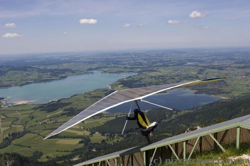 Hang-gliders on Mount Tegelberg