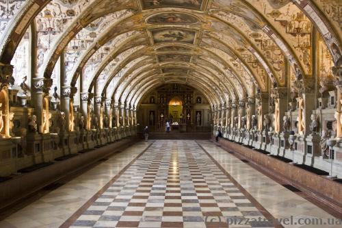 Antiquarium of the XVI century is called the first museum to the north of the Alps.