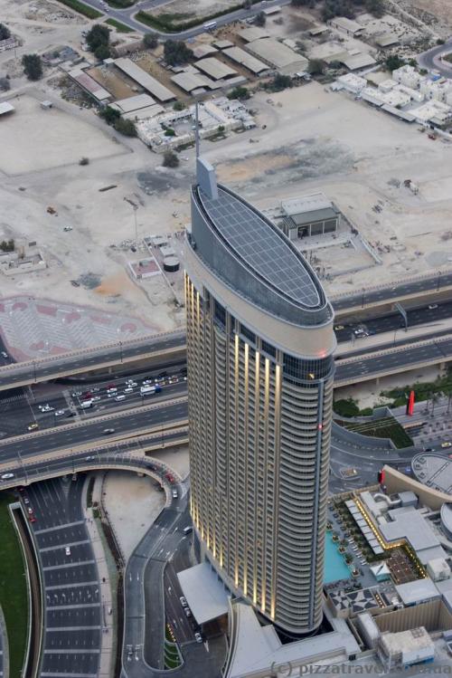 Какой-то отель около Dubai Mall
