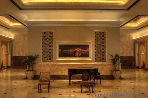 Готель Emirates Palace в Абу-Дабі