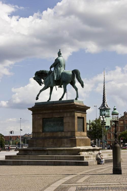 Statue of Fredrick VII