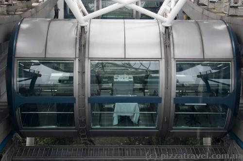 Ferris wheel capsule