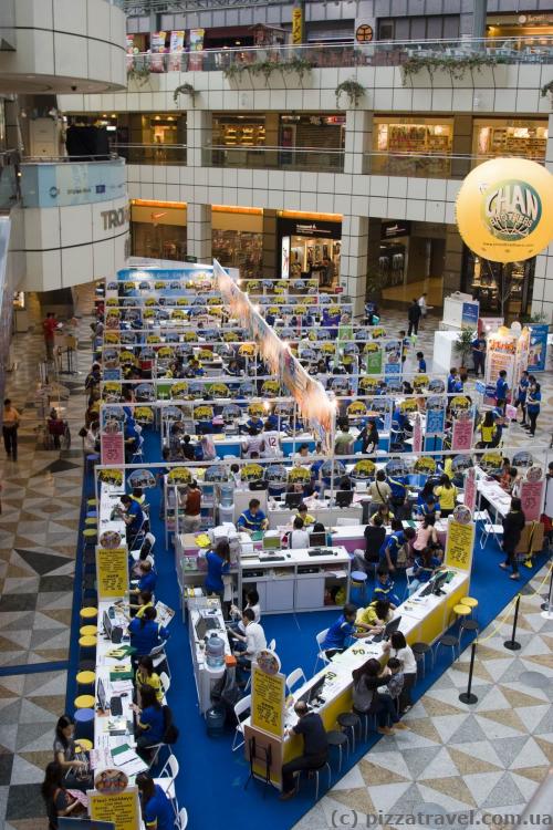 A huge number of travel agencies in Suntec City